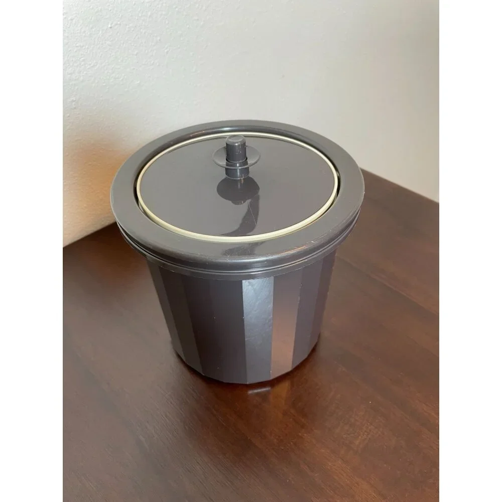 Vintage Tupperware Ice Bucket - Air lock lid
